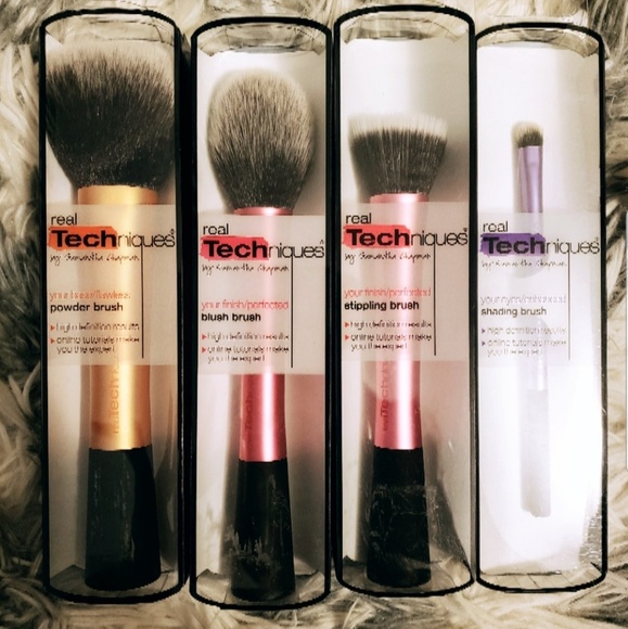 Real Techniques Other - Lot of 4 Real Techniques make up brushes